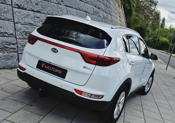 Kia Sportage cena 61900 przebieg: 237958, rok produkcji 2017 z Pajęczno małe 781